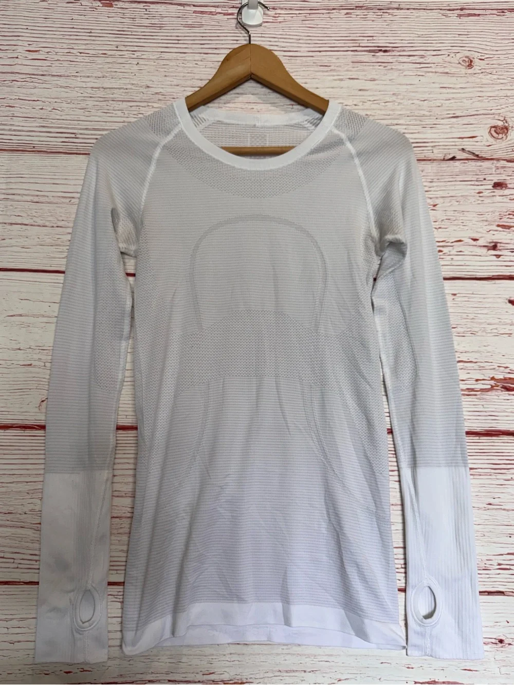 Lululemon Swiftly Tech Long Sleeve Crew in White Sz 4